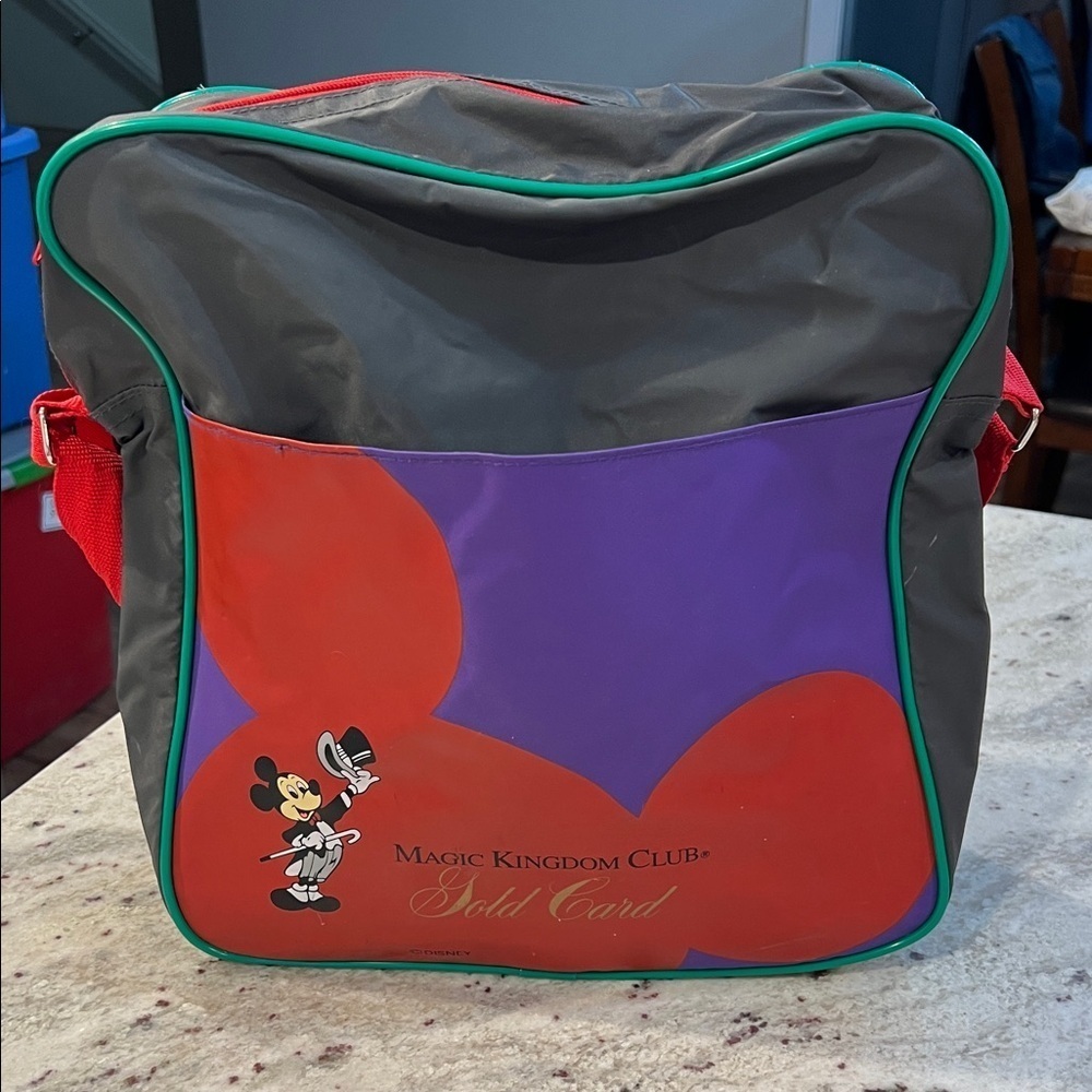 Vintage 90s Disney Magic Kingdom Club Gold Card Crossbody Shoulder Bag Vinyl - Picture 1 of 10